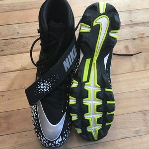 Nike Men’s Hightop Fastflex Cleats